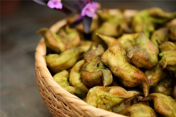 菱角怎么吃怎么破開(kāi)殼 菱角的功效和作用