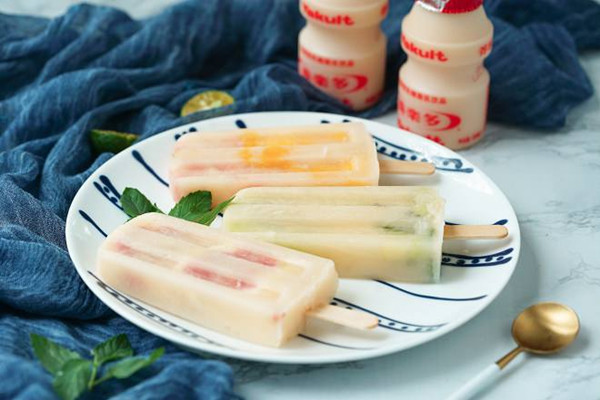 養(yǎng)樂多可以空腹喝嗎 養(yǎng)樂多什么時(shí)間喝效果好