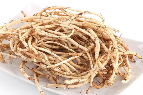 魚(yú)腥草是哪里的特產(chǎn) 魚(yú)腥草是不是折耳根