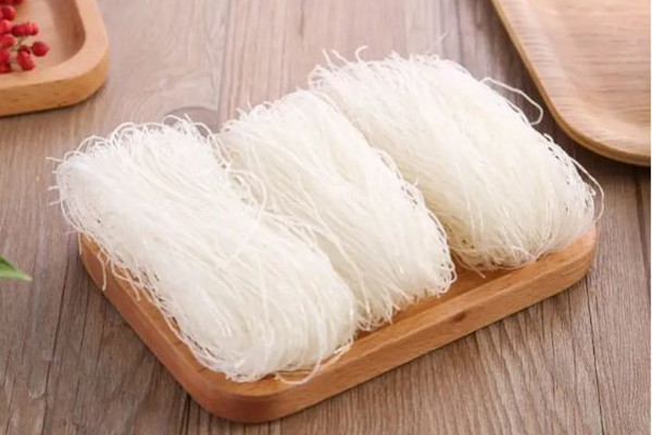 粉絲用開(kāi)水泡還是冷水泡 粉絲泡多久可以泡軟