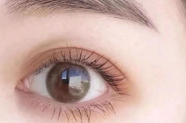 開(kāi)眼角要多久拆線 開(kāi)眼角有什么危險(xiǎn)嗎