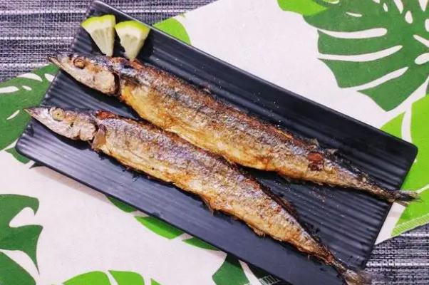 秋刀魚有沒有刺 秋刀魚有藍(lán)色的斑點
