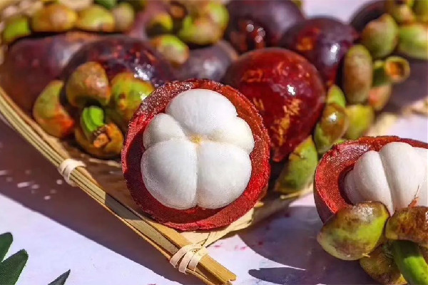 山竹皮是紅色的好還是黑色的好 山竹買(mǎi)大的好還是買(mǎi)小的