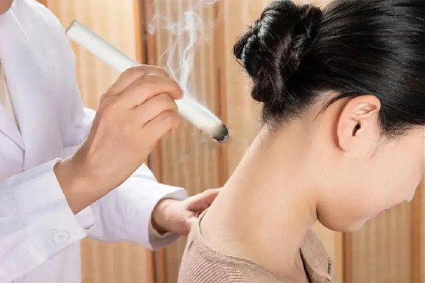艾灸可以去除體內濕氣嗎 艾灸做多長時間為一個療程