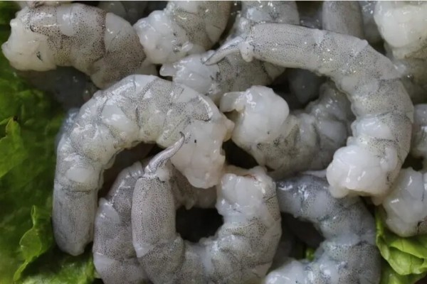 蝦仁會(huì)泡藥水嗎 蝦仁吃著脆脆的是新鮮的嗎
