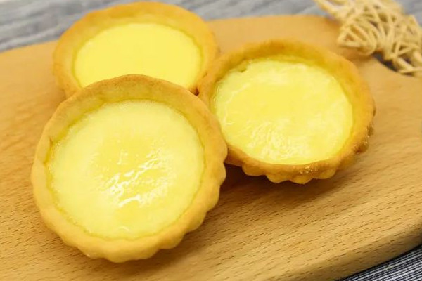 蛋撻皮要先烤一會(huì)在放蛋撻液?jiǎn)?蛋撻皮烤出來不酥脆什么原因
