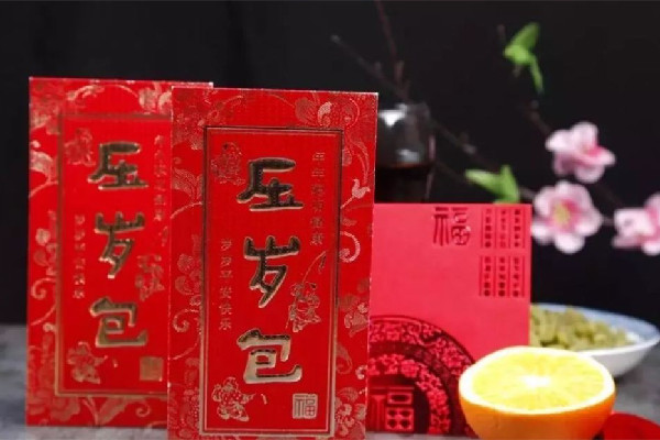 男孩用壓歲錢(qián)給媽媽買(mǎi)手機(jī)被罵 壓歲錢(qián)的意義和作用