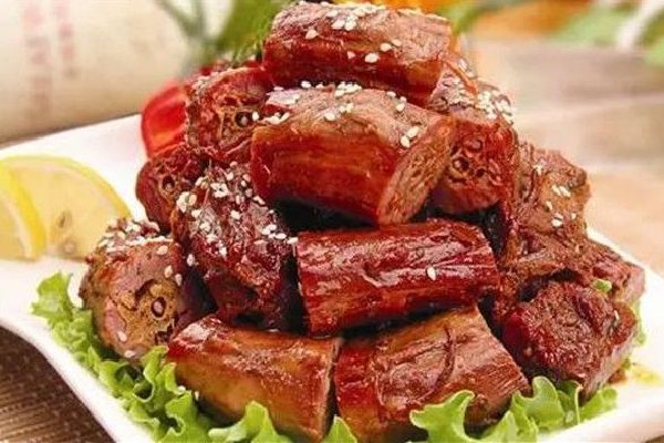 周黑鴨業(yè)績大降超90% 周黑鴨是哪個(gè)地方的特產(chǎn)