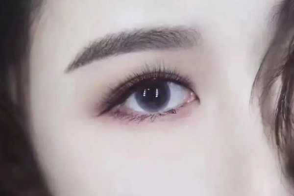美瞳不開(kāi)封可以保存多久 美瞳放久了結(jié)晶怎么辦