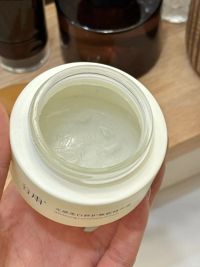 美白淡斑效果好的護(hù)膚品！解鎖肌膚煥白的護(hù)膚好物